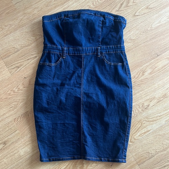 Strapless dress - Picture 1 of 3